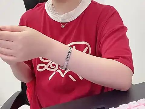 Snapshot of hunhun122 chatting on 05/27/26, 03:03 hunhun122 online show from 05/27/26, 03:03
