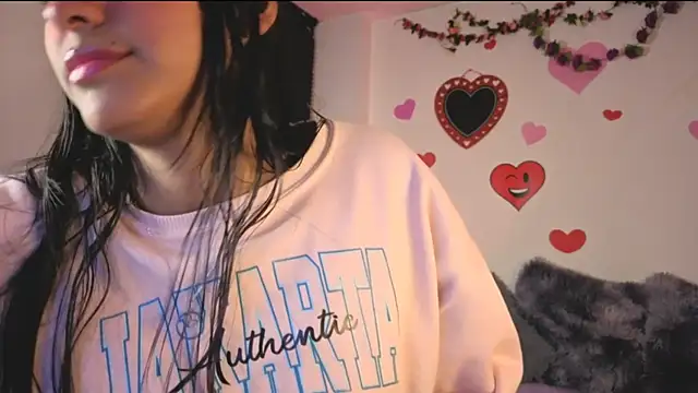 Snapshot of PaulaCutexs chatting on 03/25/26, 05:46 PaulaCutexs online show from 03/25/26, 05:46