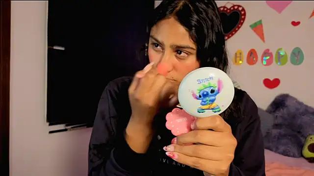 Snapshot of PaulaCutexs chatting on 04/18/26, 03:54 PaulaCutexs online show from 04/18/26, 03:54