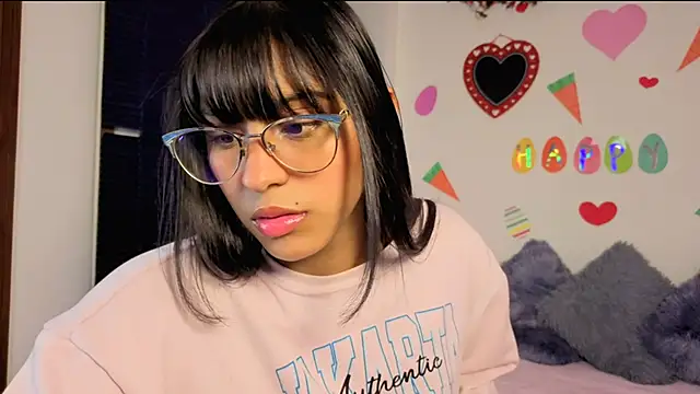 Snapshot of PaulaCutexs chatting on 04/21/26, 03:35 PaulaCutexs online show from 04/21/26, 03:35