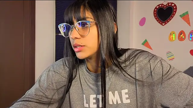 Snapshot of PaulaCutexs chatting on 04/23/26, 06:03 PaulaCutexs online show from 04/23/26, 06:03