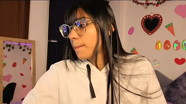 Snapshot of PaulaCutexs chatting on 04/25/26, 04:04 PaulaCutexs online show from 04/25/26, 04:04