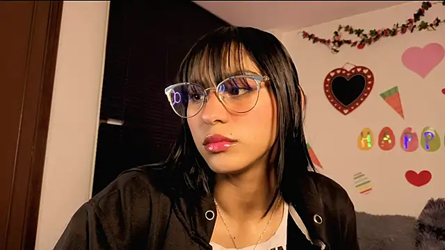 Snapshot of PaulaCutexs chatting on 04/29/26, 09:02 PaulaCutexs online show from 04/29/26, 09:02