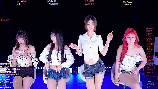 Snapshot of prettygirls-001 chatting on 04/24/26, 11:01 prettygirls-001 online show from 04/24/26, 11:01