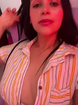 Snapshot of leila_moretti chatting on 03/26/26, 04:01 leila moretti online show from 03/26/26, 04:01