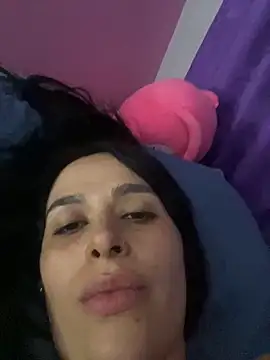 leila moretti online show from 04/17/26, 03:31