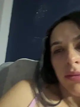leila moretti online show from 04/20/26, 01:30