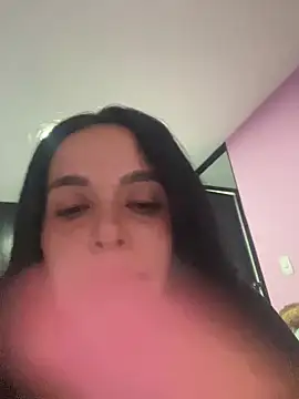 leila moretti online show from 05/05/26, 02:19