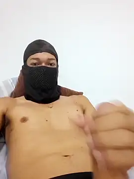 Snapshot of MER_BLANC chatting on 04/19/26, 01:21 MER BLANC online show from 04/19/26, 01:21