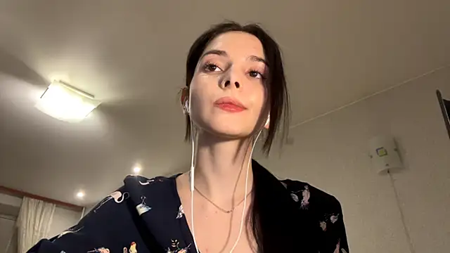 Snapshot of Mikytiki chatting on 03/16/26, 05:28 Mikytiki online show from 03/16/26, 05:28