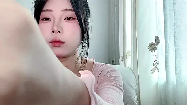 yiyibaby2026 online show from 04/17/26, 02:36