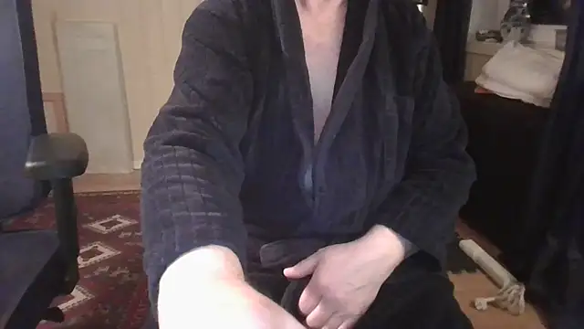 Snapshot of Buggemann chatting on 04/17/26, 03:09 Buggemann online show from 04/17/26, 03:09