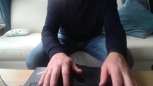 Snapshot of Buggemann chatting on 05/19/26, 03:51 Buggemann online show from 05/19/26, 03:51