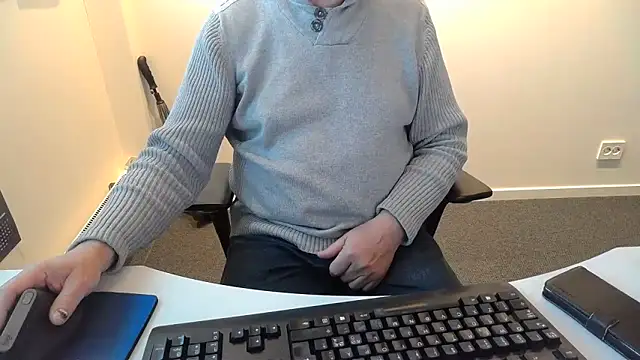 Snapshot of Buggemann chatting on 06/11/26, 02:53 Buggemann online show from 06/11/26, 02:53