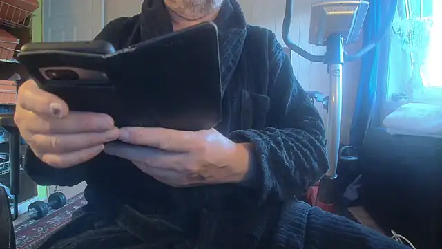 Snapshot of Buggemann chatting on 06/28/26, 03:01 Buggemann online show from 06/28/26, 03:01