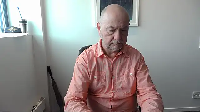 Snapshot of Buggemann chatting on 07/07/26, 06:47 Buggemann online show from 07/07/26, 06:47