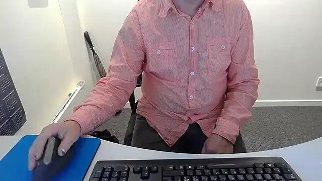 Snapshot of Buggemann chatting on 07/08/26, 02:27 Buggemann online show from 07/08/26, 02:27