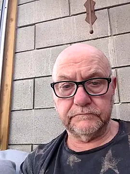 Snapshot of Buggemann chatting on 07/12/26, 04:20 Buggemann online show from 07/12/26, 04:20