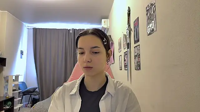 KateMiragee online show from 05/18/26, 09:37