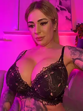 Snapshot of SelinaGalinsky6 chatting on 03/20/26, 12:15 SelinaGalinsky6 online show from 03/20/26, 12:15