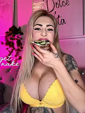 Snapshot of SelinaGalinsky6 chatting on 04/07/26, 08:20 SelinaGalinsky6 online show from 04/07/26, 08:20