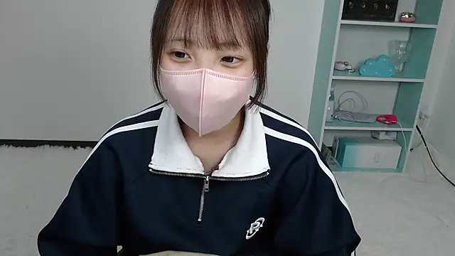 mayu nyann online show from 05/04/26, 09:16