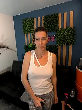 EvaliXiouss online show from 03/16/26, 08:29