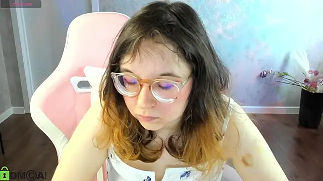 Snapshot of Aleks-caster chatting on 04/21/26, 02:51 Aleks-caster online show from 04/21/26, 02:51