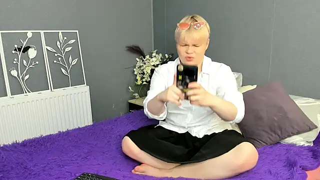 Snapshot of Mark_Brain chatting on 05/07/26, 12:32 Mark Brain online show from 05/07/26, 12:32
