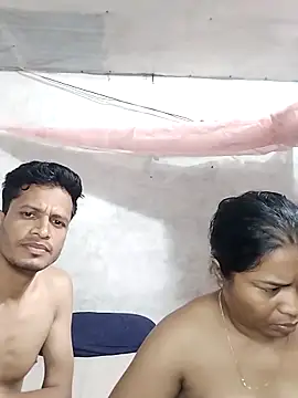 prianka32 online show from 03/15/26, 10:49