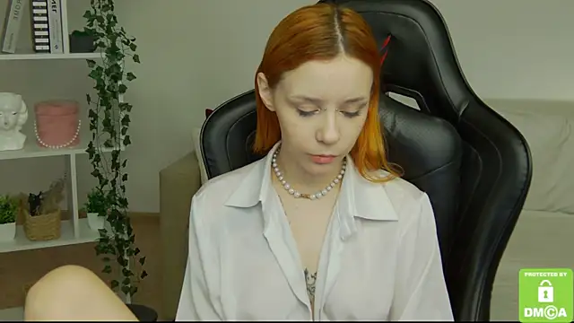 Snapshot of Rachel_lips chatting on 06/12/26, 08:02 Rachel lips online show from 06/12/26, 08:02