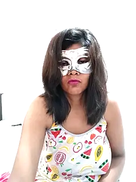 Snapshot of Amisha-35 chatting on 04/16/26, 02:01 Amisha-35 online show from 04/16/26, 02:01