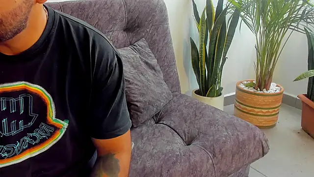 Snapshot of Ethan_Ryder_ chatting on 03/13/26, 01:18 Ethan Ryder online show from 03/13/26, 01:18