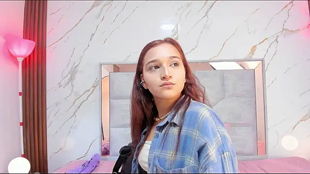 Snapshot of LeahLuna_ chatting on 03/19/26, 11:47 LeahLuna online show from 03/19/26, 11:47