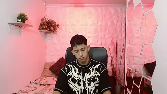 Snapshot of Kei_23 chatting on 03/20/26, 11:15 Kei 23 online show from 03/20/26, 11:15