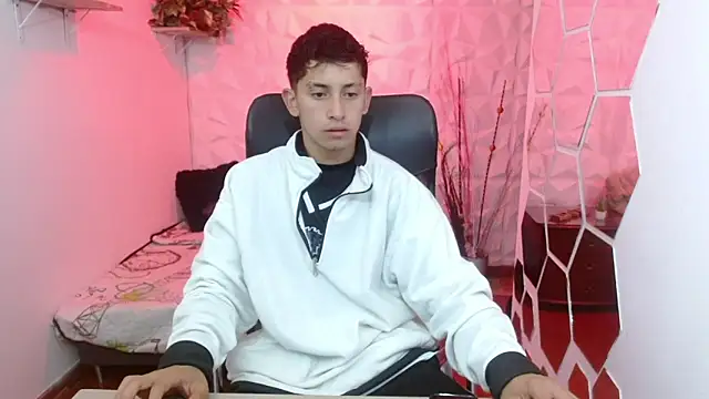 Snapshot of Kei_23 chatting on 03/30/26, 11:33 Kei 23 online show from 03/30/26, 11:33