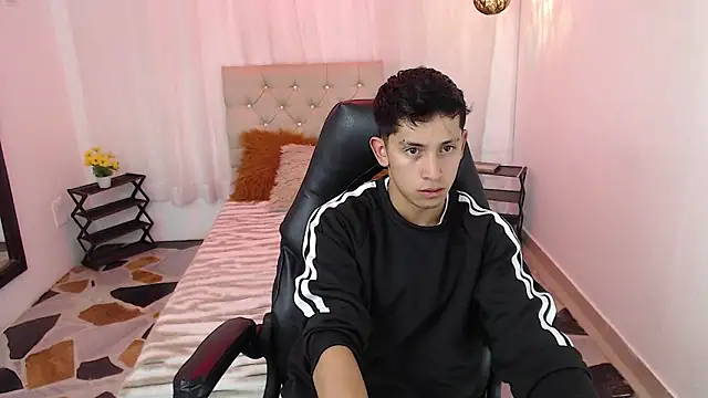 Snapshot of Kei_23 chatting on 04/01/26, 12:06 Kei 23 online show from 04/01/26, 12:06