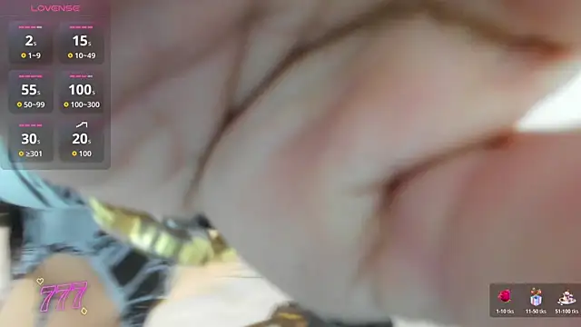 Snapshot of Abril_Fox__ chatting on 03/28/26, 08:08 Abril Fox online show from 03/28/26, 08:08