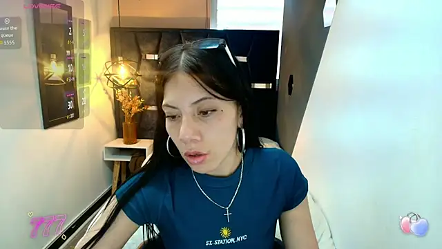 Snapshot of Abril_Fox__ chatting on 04/30/26, 08:15 Abril Fox online show from 04/30/26, 08:15