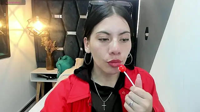 Snapshot of Abril_Fox__ chatting on 05/19/26, 06:58 Abril Fox online show from 05/19/26, 06:58
