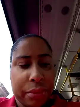 Snapshot of gatinha20257 chatting on 06/05/26, 12:44 gatinha20257 online show from 06/05/26, 12:44