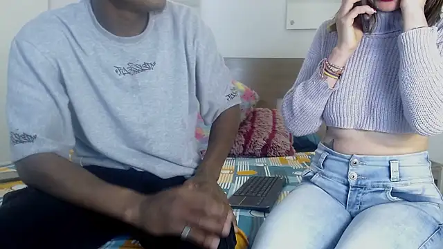 Snapshot of Ebony_N_Blonde chatting on 04/10/26, 12:05 Ebony N Blonde online show from 04/10/26, 12:05