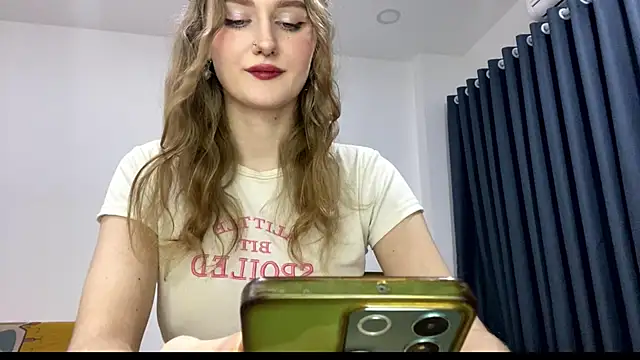 Snapshot of JanesSpace chatting on 04/01/26, 04:48 JanesSpace online show from 04/01/26, 04:48