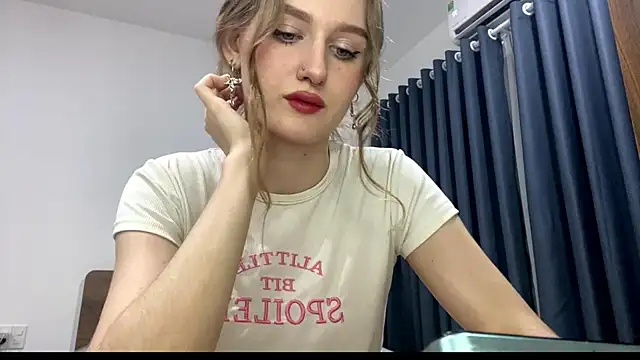 Snapshot of JanesSpace chatting on 04/03/26, 08:40 JanesSpace online show from 04/03/26, 08:40