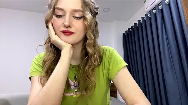 Snapshot of JanesSpace chatting on 04/21/26, 11:38 JanesSpace online show from 04/21/26, 11:38