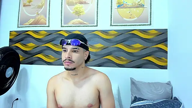 Snapshot of Leon_Hotx chatting on 04/16/26, 02:34 Leon Hotx online show from 04/16/26, 02:34