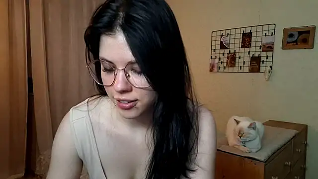 Snapshot of MiaTemptress chatting on 04/15/26, 01:29 MiaTemptress online show from 04/15/26, 01:29