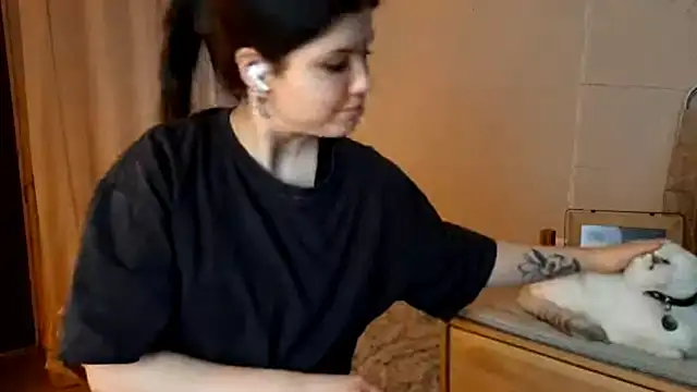 Snapshot of MiaTemptress chatting on 04/29/26, 02:32 MiaTemptress online show from 04/29/26, 02:32