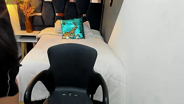 Snapshot of Keyla_Brunette_ chatting on 04/17/26, 11:46 Keyla Brunette online show from 04/17/26, 11:46