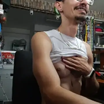 jhosuamoore online show from 04/18/26, 07:58